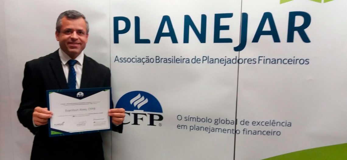 Profissional da Advocacia Sandoval Filho é certificado como “Planejador Financeiro”